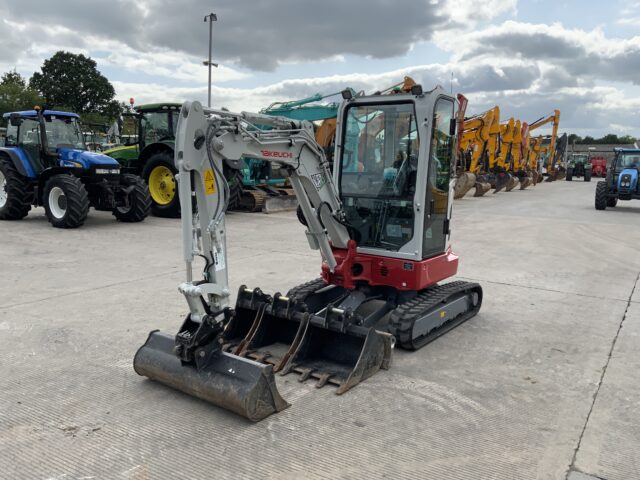 Takeuchi TB325R Digger (ST22445)
