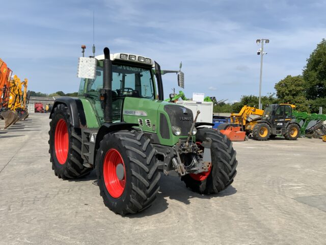 Fendt 718 vario Tractor (ST23542)
