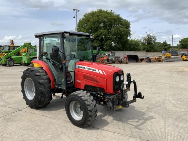 Massey Ferguson 1547 DYNA QPS Tractor (ST23248)