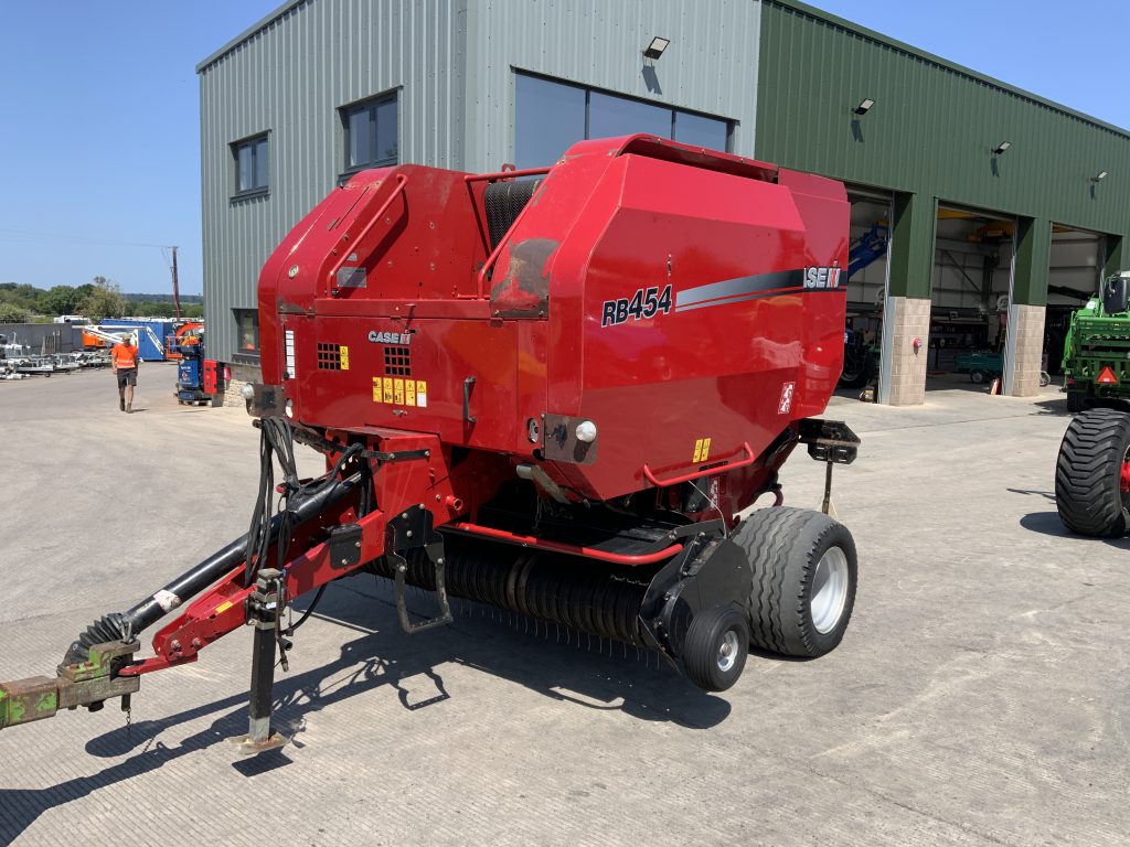 Case RB454 Round Baler (ST23562)