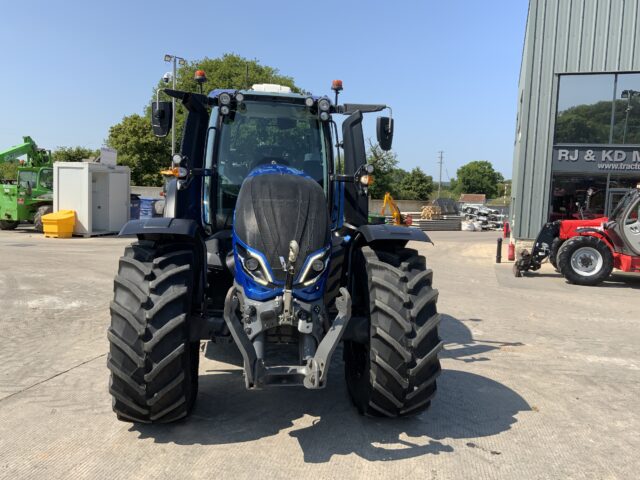 Valtra T215 Direct Tractor (ST23688)