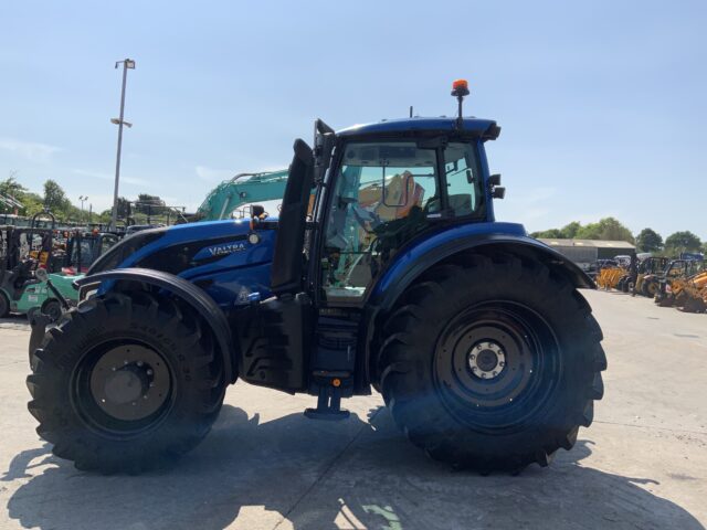 Valtra T215 Direct Tractor (ST23688)