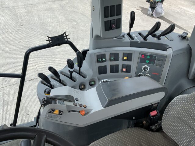 Claas Axion 820 Digger (ST20874)