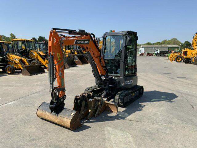 doosan-dx27z-7-digger-st23332-img-4792-1280x960