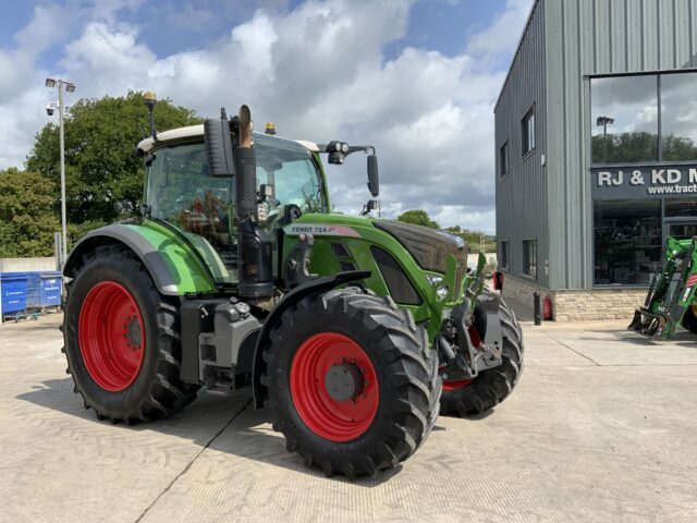 Fendt 724 Profi Plus Tractor (ST23447)
