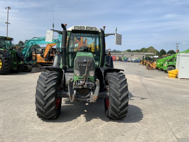 Fendt 718 vario Tractor (ST23542)