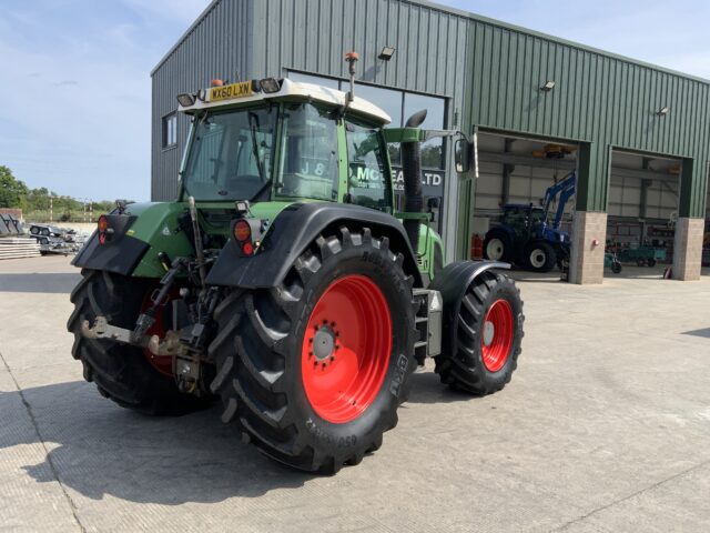 Fendt 718 vario Tractor (ST23542)