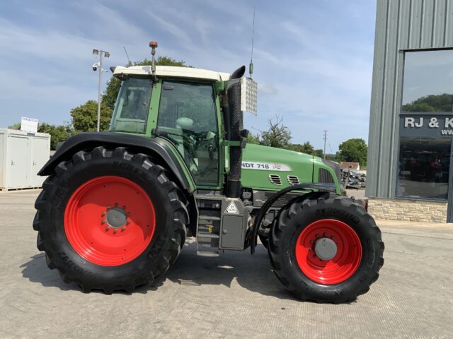 Fendt 718 vario Tractor (ST23542)