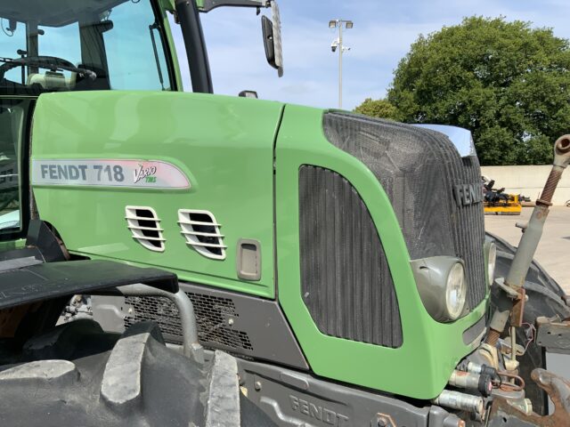 Fendt 718 vario Tractor (ST23542)
