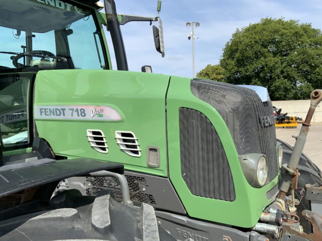 Fendt 718 vario Tractor (ST23542)