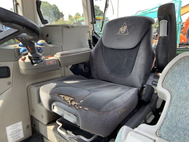 Fendt 718 vario Tractor (ST23542)