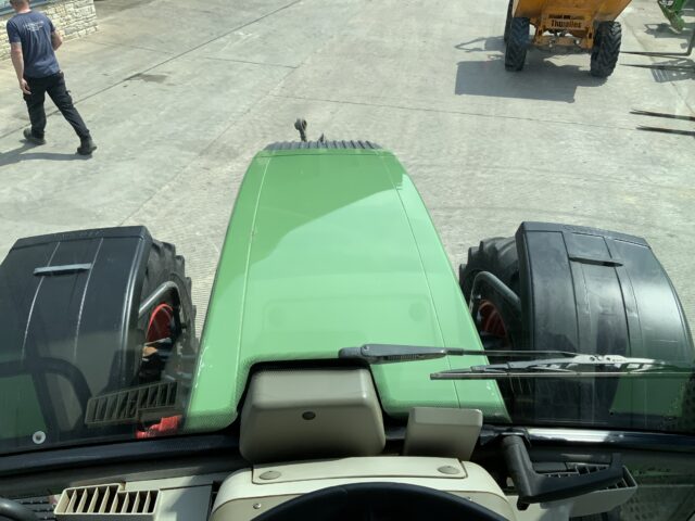 Fendt 718 vario Tractor (ST23542)