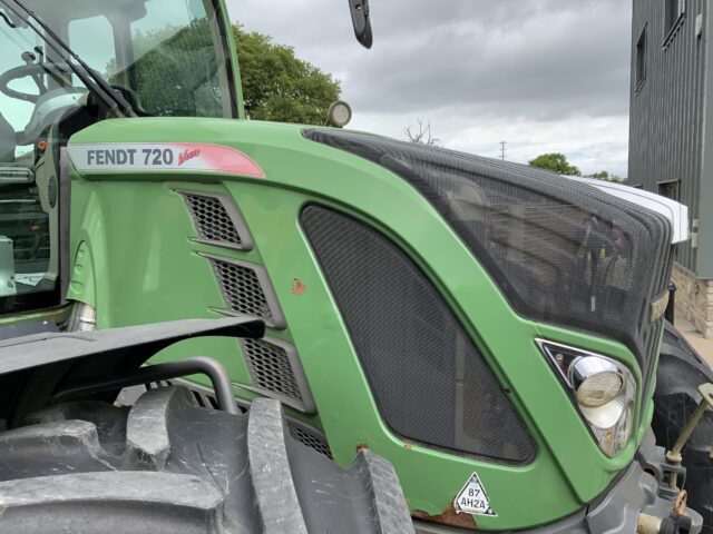 Fendt 720 Profi Plus Tractor (ST23132)