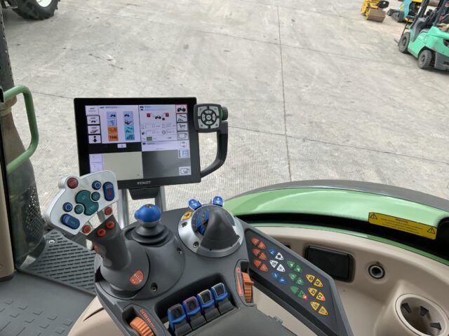 Fendt 720 Profi Plus Tractor (ST23132)