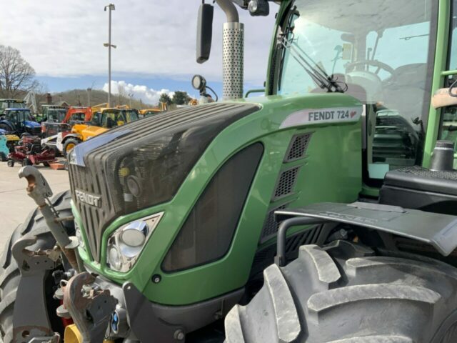 Fendt 724 Profi Plus Tractor (ST22528)