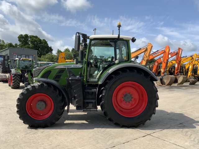 Fendt 724 Profi Plus Tractor (ST23447)