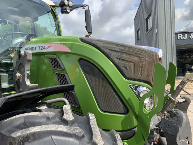 Fendt 724 Profi Plus Tractor (ST23447)