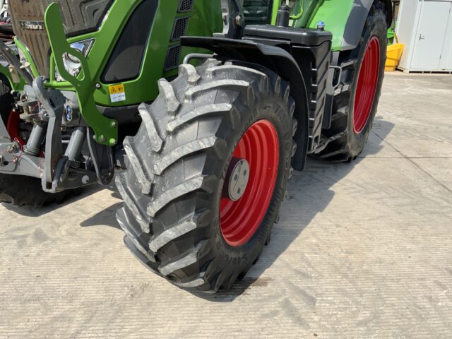 Fendt 724 Profi Plus Tractor (ST23447)