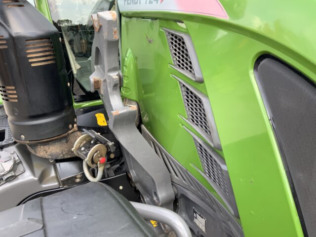 Fendt 724 Profi Plus Tractor (ST23447)
