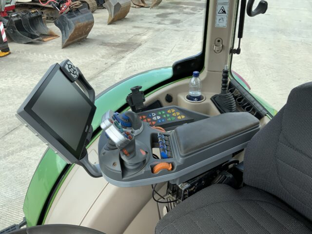 Fendt 724 Profi Plus Tractor (ST23447)