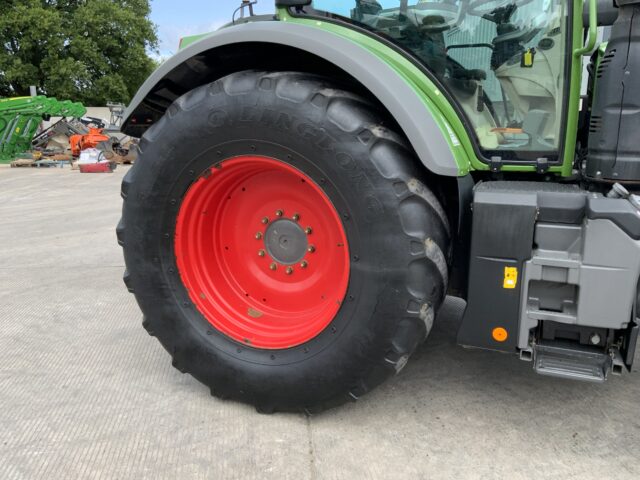 Fendt 724 Profi Plus Vario Tractor (ST23355)
