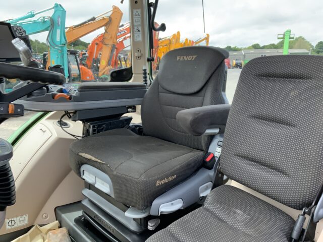 Fendt 724 Profi Plus Vario Tractor (ST23355)