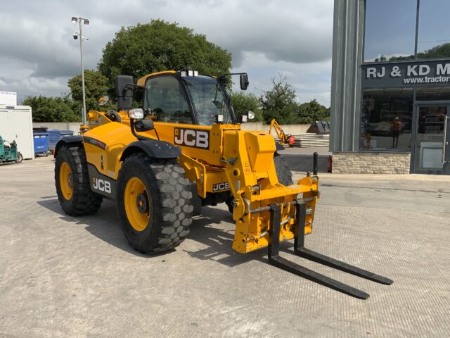 JCB 560-80 Agri Super Telehandler (ST23410)
