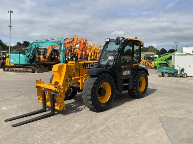 JCB 560-80 Agri Super Telehandler (ST23410)
