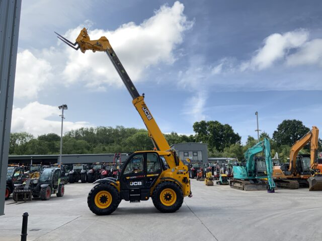 JCB 560-80 Agri Super Telehandler (ST23410)