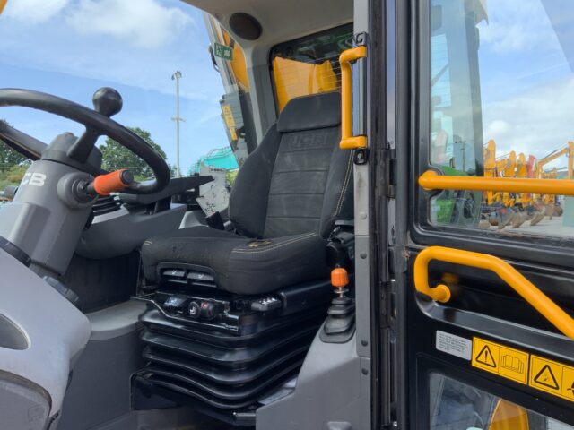JCB 560-80 Agri Super Telehandler (ST23410)
