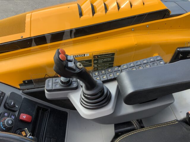 JCB 560-80 Agri Super Telehandler (ST23410)