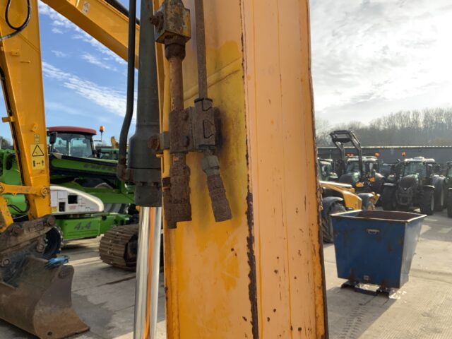 JCB JS160LC Long Reach Digger (ST22078)