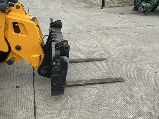 JCB TM320S Agri Pivot Steer (ST23458)
