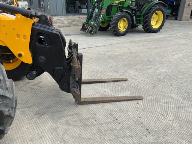 JCB TM320S Pivot Steer (ST23564)