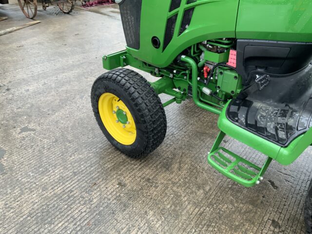 John Deere 3046R Compact Tractor (ST23525)