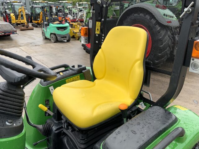 John Deere 3046R Compact Tractor (ST23525)