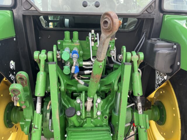 John Deere 5085M Tractor (ST23297)