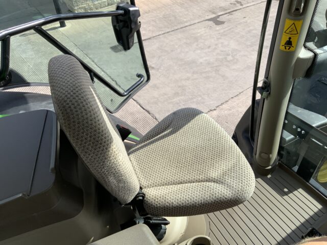 John Deere 6195R Tractor (ST23689)