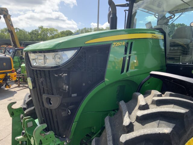 John Deere 7250R Tractor (ST23494)