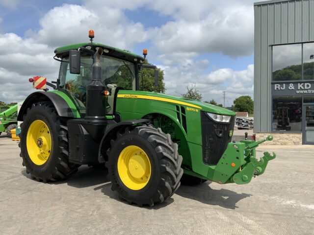 John Deere 8370R Tractor (ST23424)