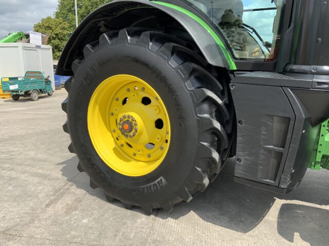 John Deere 8370R Tractor (ST23424)