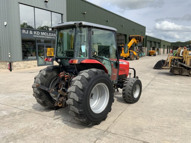 Massey Ferguson 1547 DYNA QPS Tractor (ST23248)