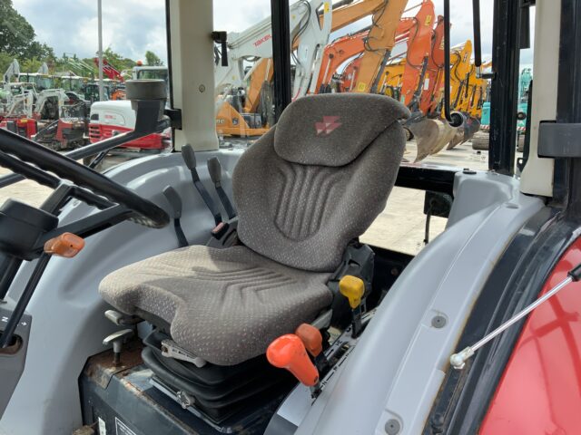 Massey Ferguson 1547 DYNA QPS Tractor (ST23248)