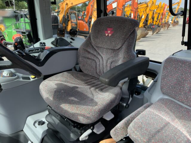 Massey Ferguson 6490 Dyna 6 Tractor (ST23725)
