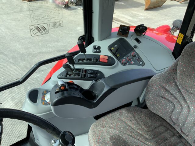 Massey Ferguson 6490 Dyna 6 Tractor (ST23725)