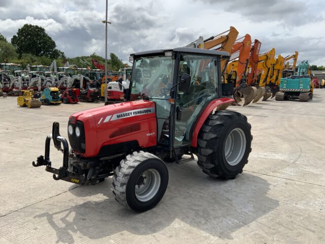 Massey Ferguson 1547 DYNA QPS Tractor (ST23248)