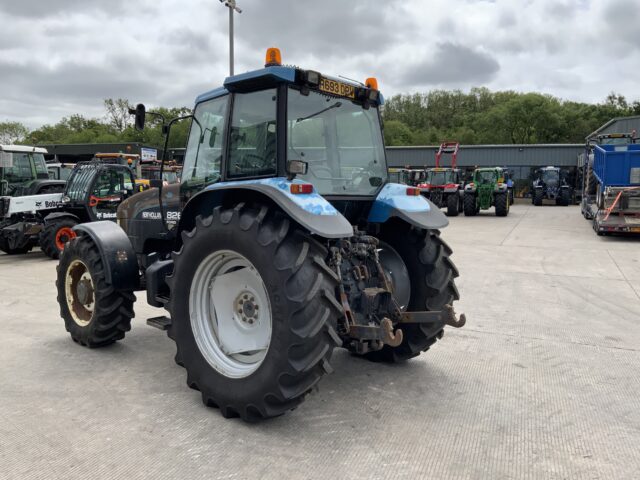 New Holland 8260 Tractor (ST22958)
