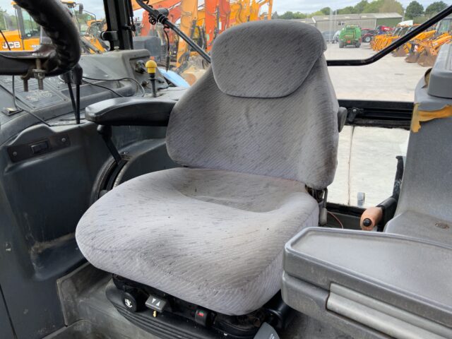New Holland 8260 Tractor (ST22958)