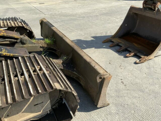 New Holland E135 SR Digger (ST22211)