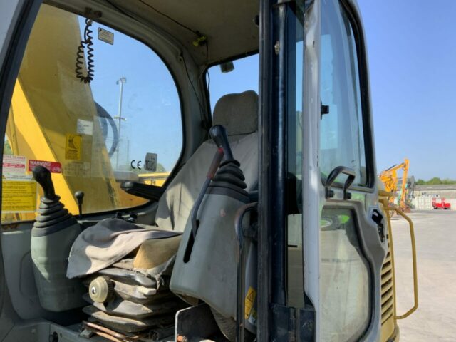 New Holland E135 SR Digger (ST22211)